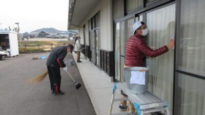 下有知ふれあいセンターの年末大掃除を行いました。