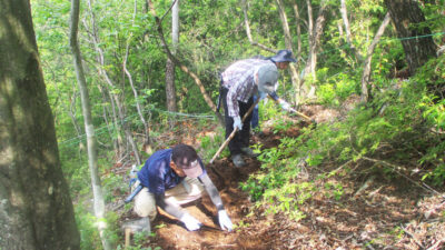 第４２回山王山登山道整備を１６名で行いました