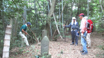 山王山登山道整備のための現地調査を行いました