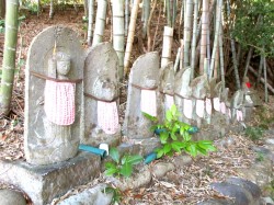 山王山八十八体のお地蔵さんのよどかけ