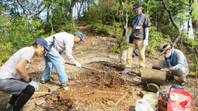 第６５回登山道整備作業を行いました