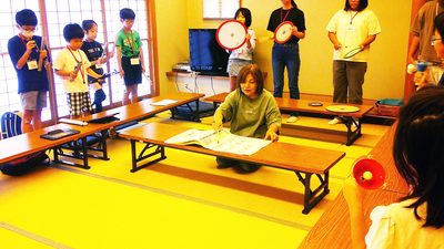 下有知小学校放課後ふれあいクラブ　第６回活動　「いろいろな楽器の音を楽しむ。」展示鑑賞
